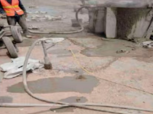 昌洒镇水泥混凝土路面板底注浆技术 路面脱空注浆整治方案