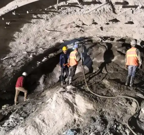 昌洒镇拱顶带模注浆料的施工流程及注意事项